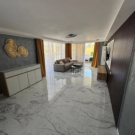 Emerald Luxe شقة
