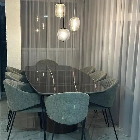 Emerald Luxe شقة